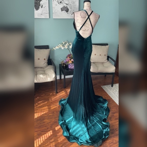 Jessica Angel Dresses & Skirts - Jessica Angel emerald green prom dress